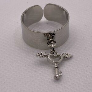 Adjustable Flying Heart Key Ring